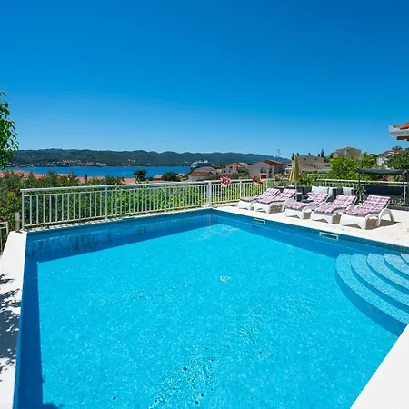 بيت للعطل Perna *