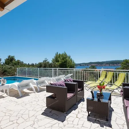 بيت للعطل Perna *